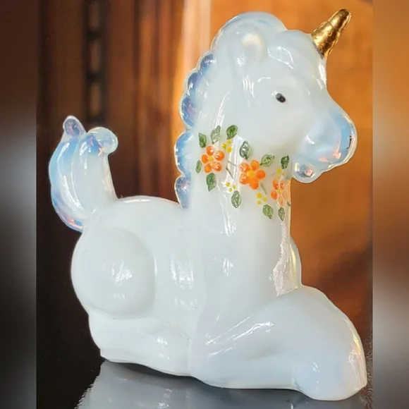 Vntg Boyd White Handpainted Slag Glass Little Lucky the Unicorn 🦄 - Picture 8 of 10